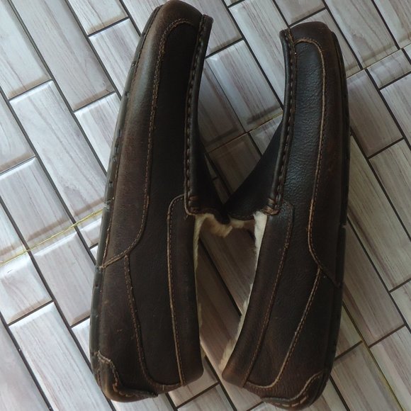SIZE 11. UGG shearling lined leather slippers/loafers. main image 12